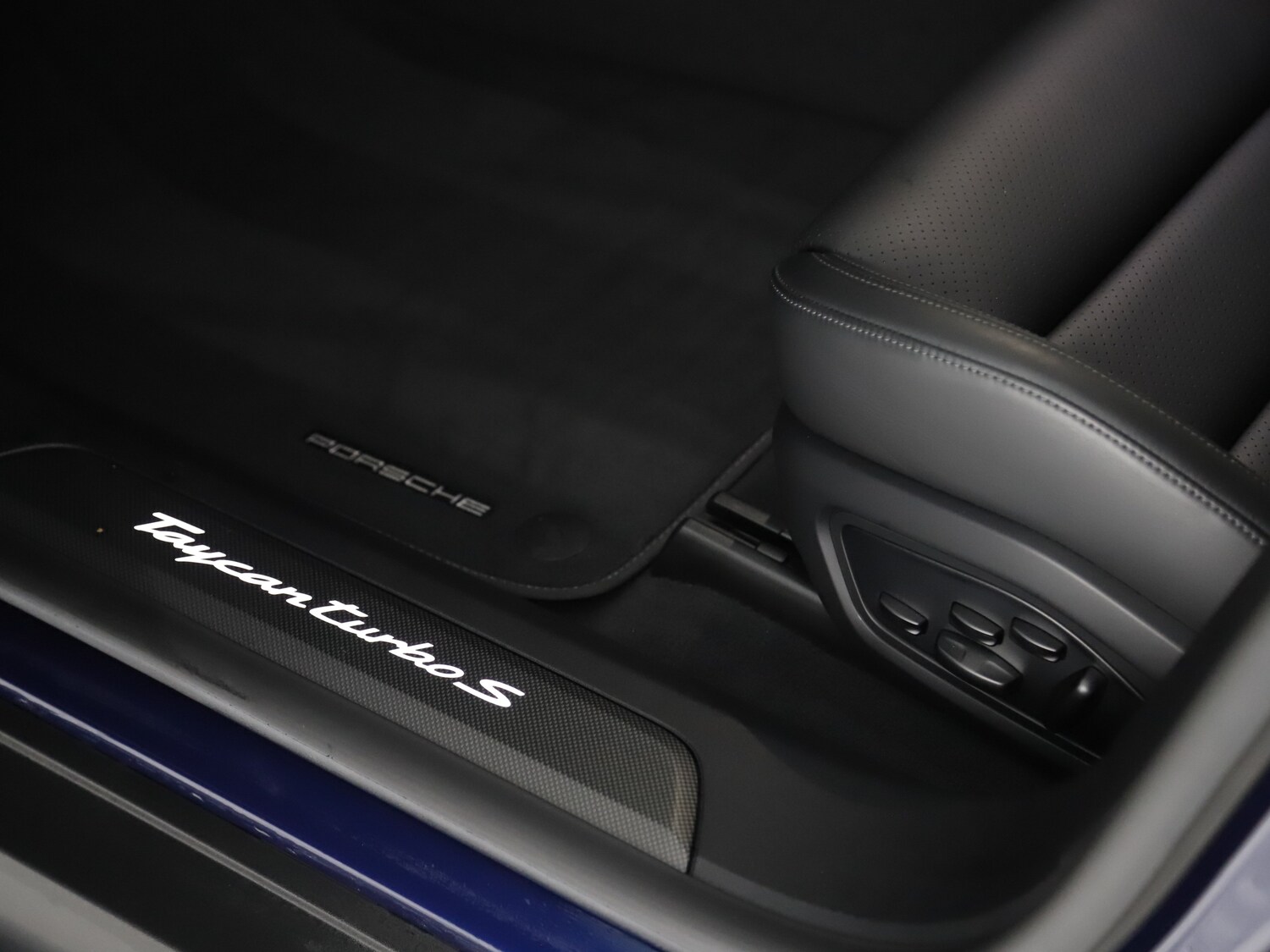 Used Porsche Taycan 2021 for sale - 76303445: Photo 33