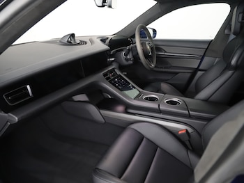 Used Porsche Taycan 2021 for sale - 76303445: Photo