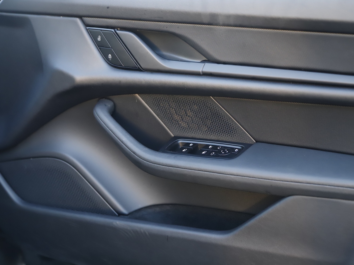 Used Porsche Taycan 2023 for sale - 76961962: Photo 28