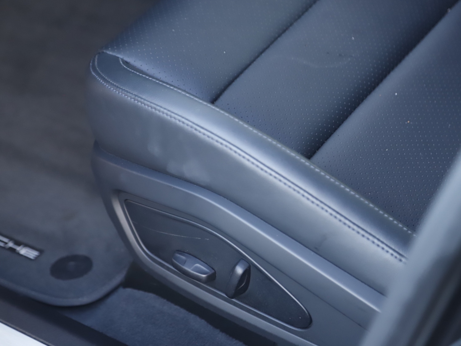 Used Porsche Taycan 2023 for sale - 76961962: Photo 35