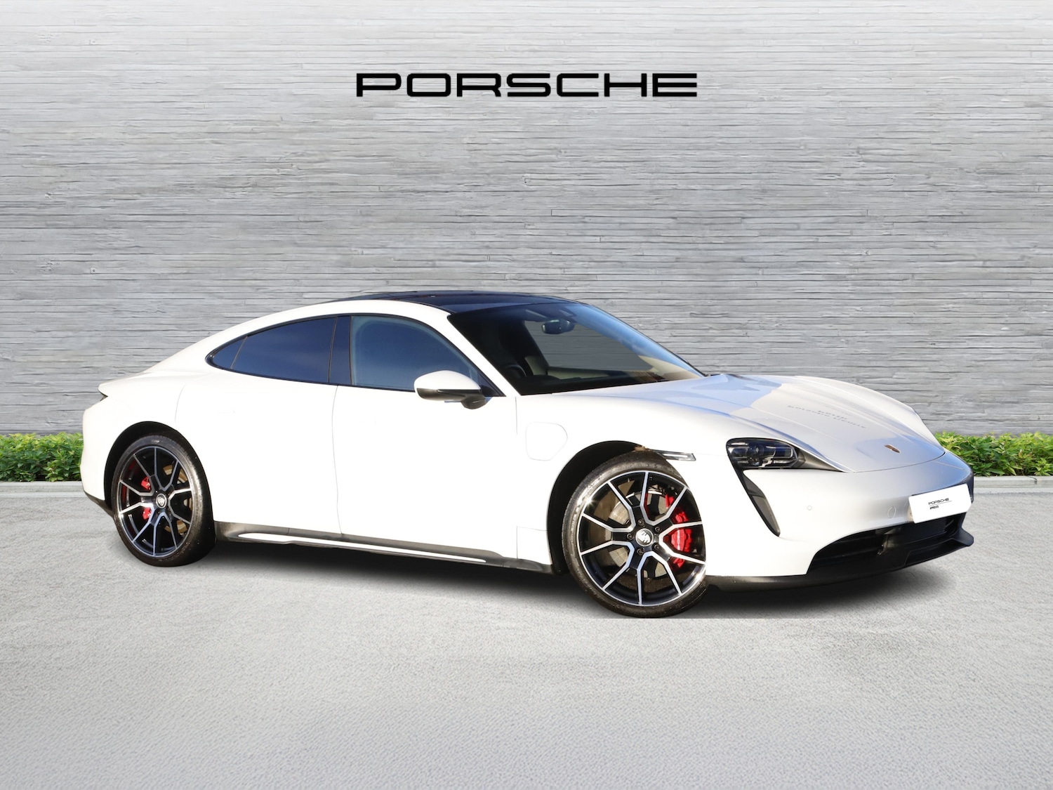 Used Porsche Taycan 2022 for sale - 77106781: Photo 2