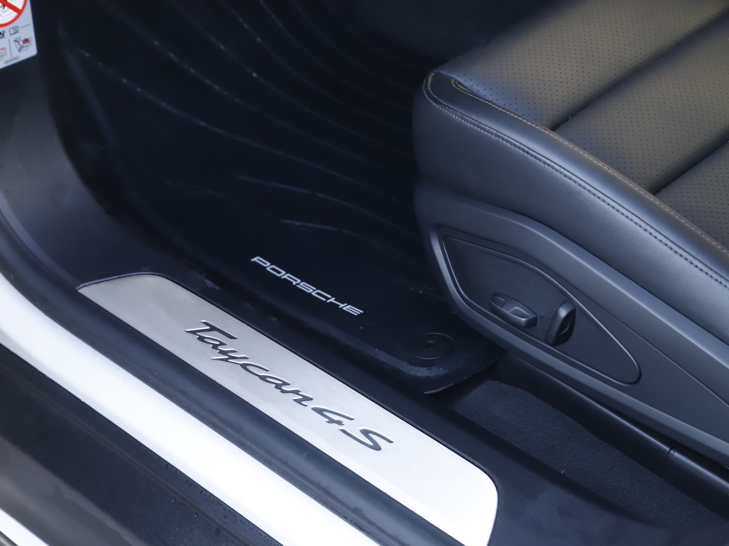 Used Porsche Taycan 2022 for sale - 77106781: Photo 30