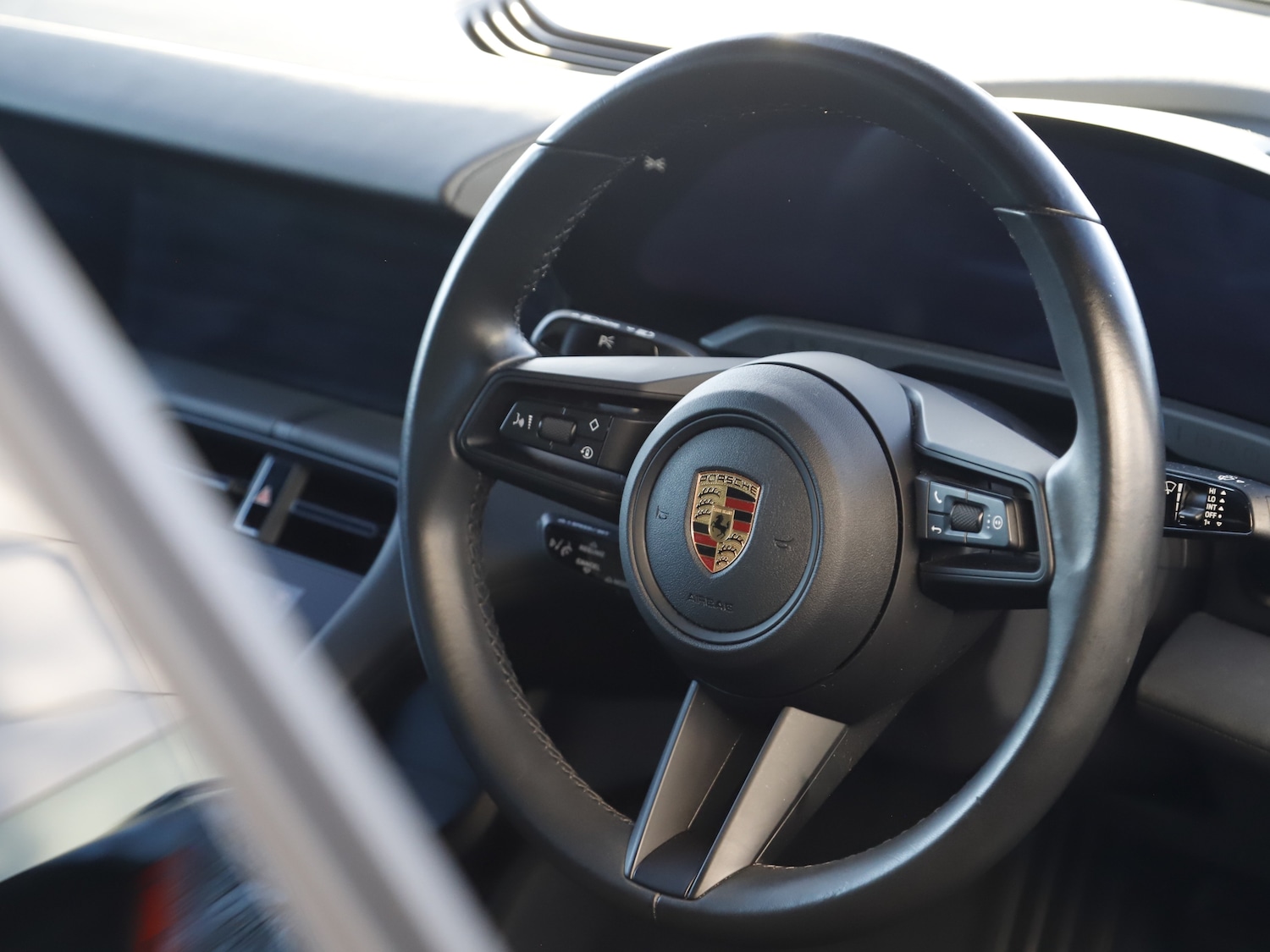 Used Porsche Taycan 2022 for sale - 77106781: Photo 35