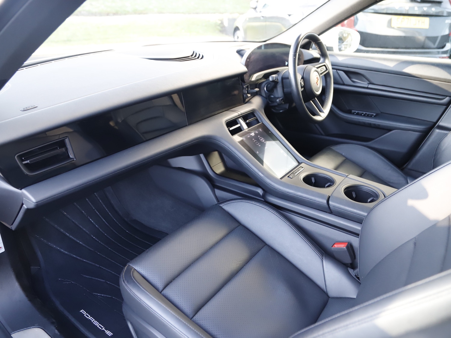 Used Porsche Taycan 2022 for sale - 77106781: Photo 4