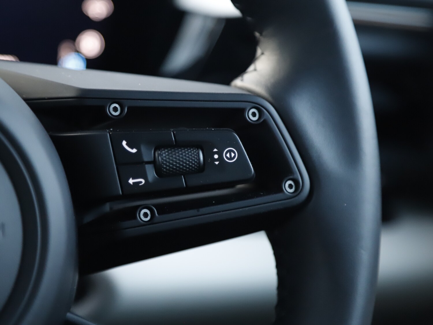 Used Porsche Macan 2025 for sale - 76723992: Photo 14