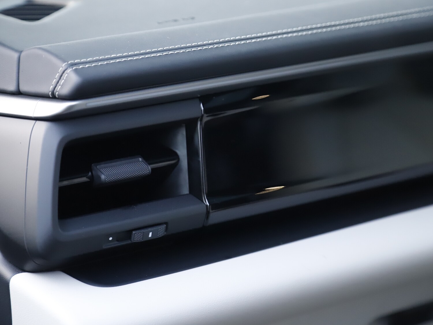 Used Porsche Macan 2025 for sale - 76723992: Photo 28