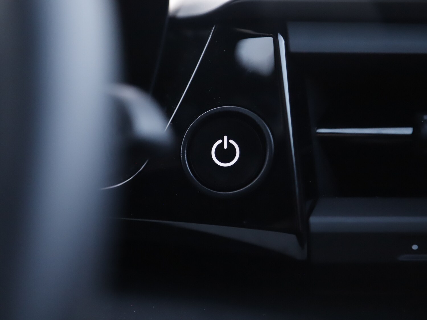 Used Porsche Macan 2025 for sale - 76723992: Photo 31