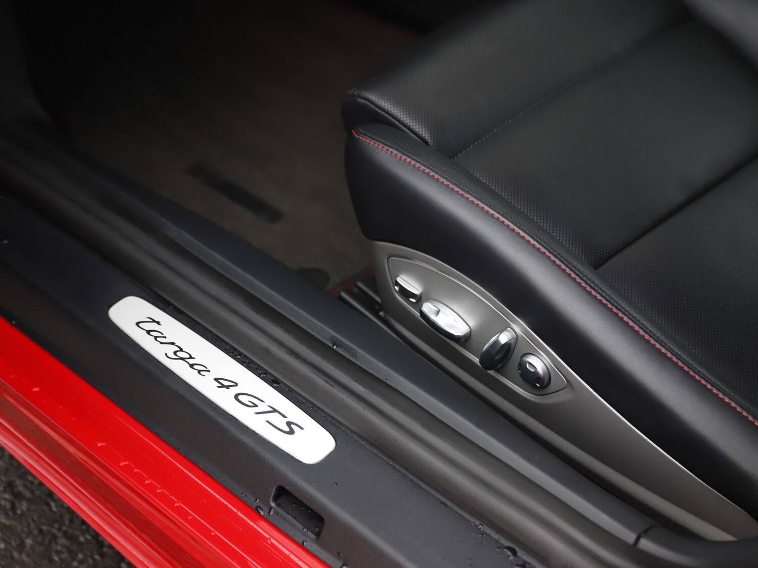 Used Porsche 911 2018 for sale - 77106788: Photo 44