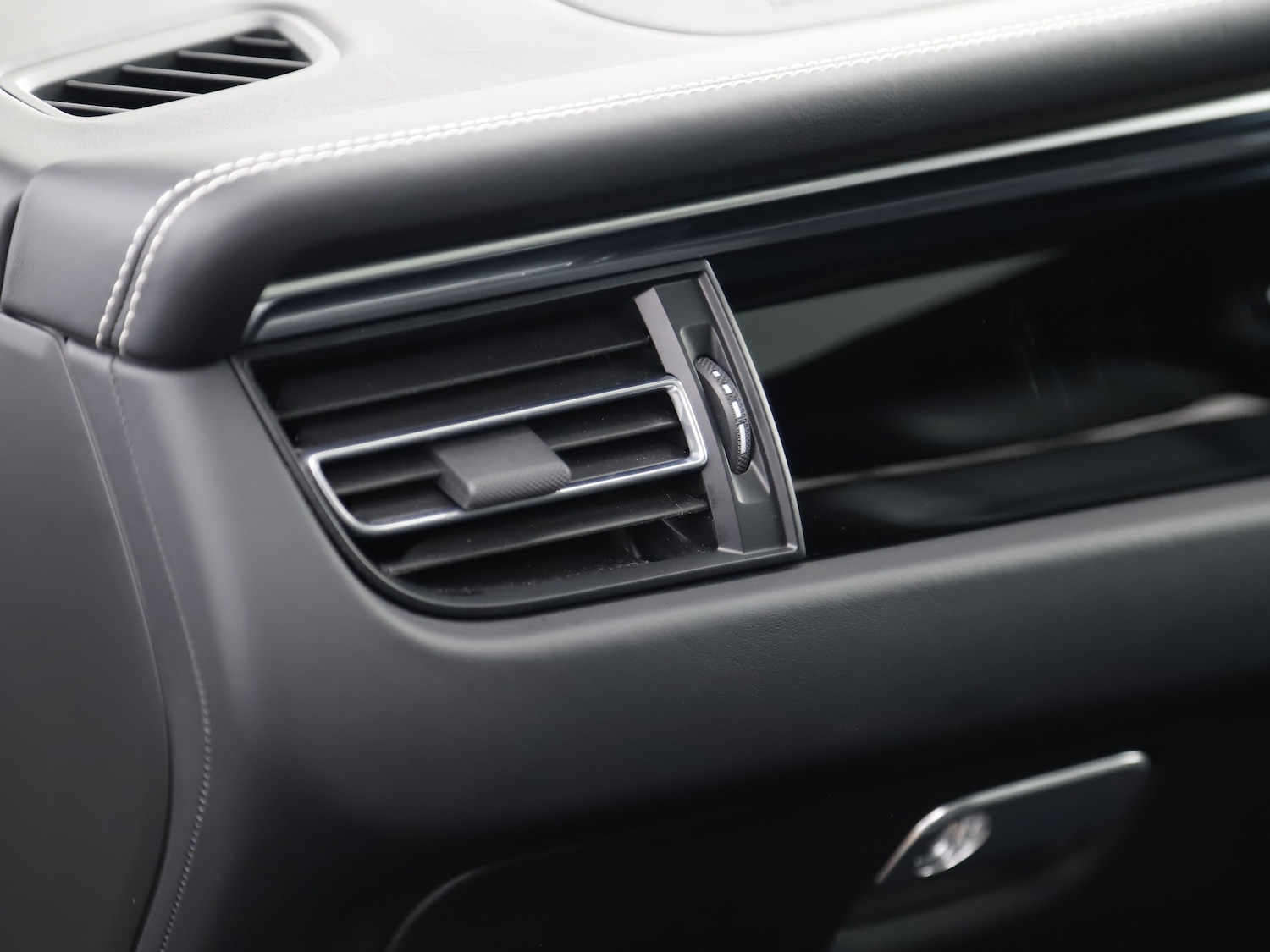 Used Porsche Macan 2022 for sale - 77533746: Photo 31