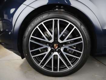 Used Porsche Cayenne 2025 for sale - 74869623: Photo