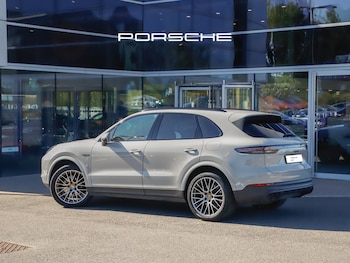 Used Porsche Cayenne 2023 for sale - 78457560: Photo