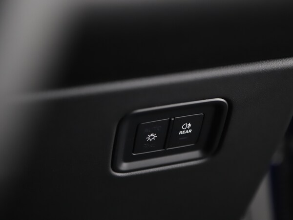 Used Porsche Macan 2025 for sale - 75122870: Photo 11