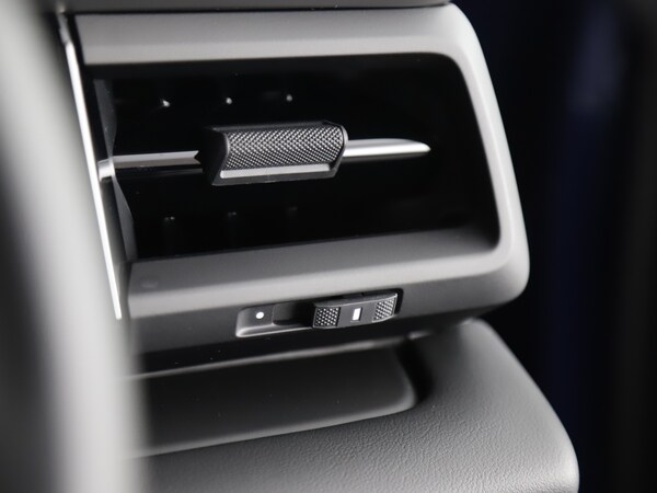 Used Porsche Macan 2025 for sale - 75122870: Photo 12