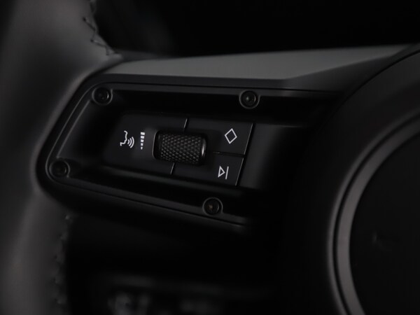 Used Porsche Macan 2025 for sale - 75122870: Photo 27