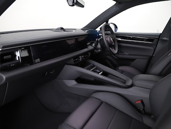 Used Porsche Macan 2025 for sale - 75122870: Photo