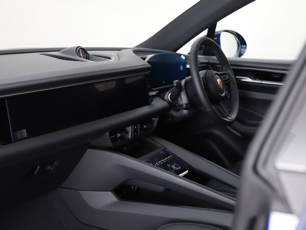 Used Porsche Macan 2025 for sale - 75122870: Photo 42