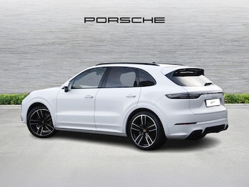 Used Porsche Cayenne 2023 for sale - 77582589: Photo