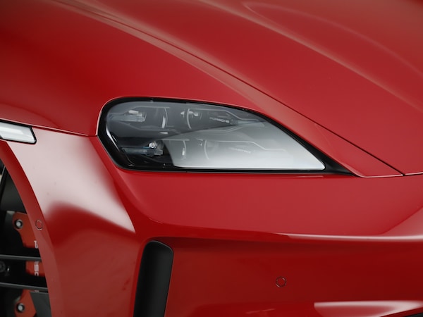 Used Porsche Taycan 2025 for sale - 75693561: Photo 17