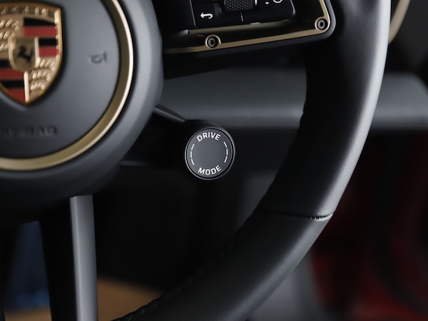 Used Porsche Taycan 2025 for sale - 75693561: Photo 39