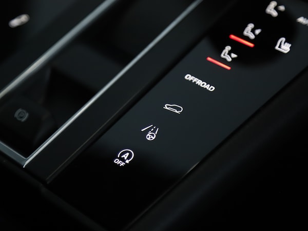 Used Porsche Macan 1969 for sale - 75619957: Photo 23