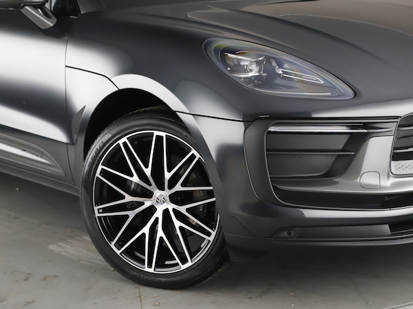 Used Porsche Macan 1969 for sale - 75619957: Photo 24
