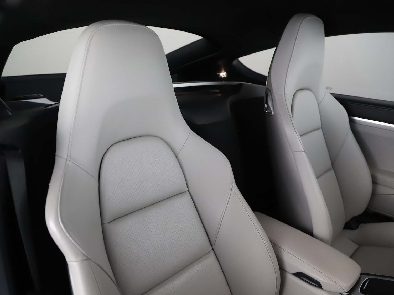 Used Porsche Cayman 2021 for sale - 76711910: Photo 41