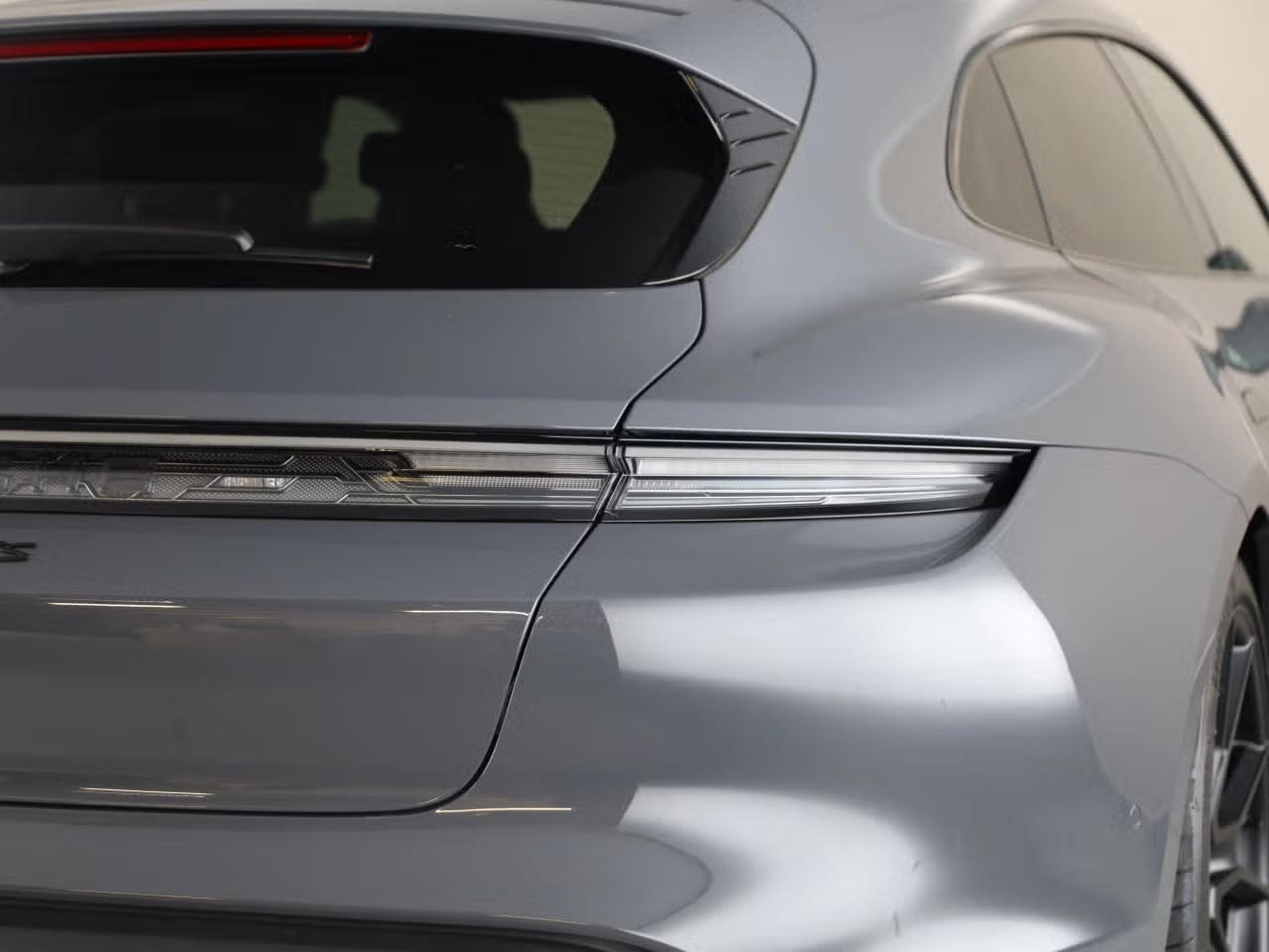 Used Porsche Taycan 2025 for sale - 77118100: Photo 11