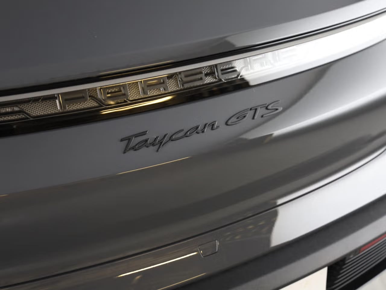 Used Porsche Taycan 2025 for sale - 77118100: Photo 15