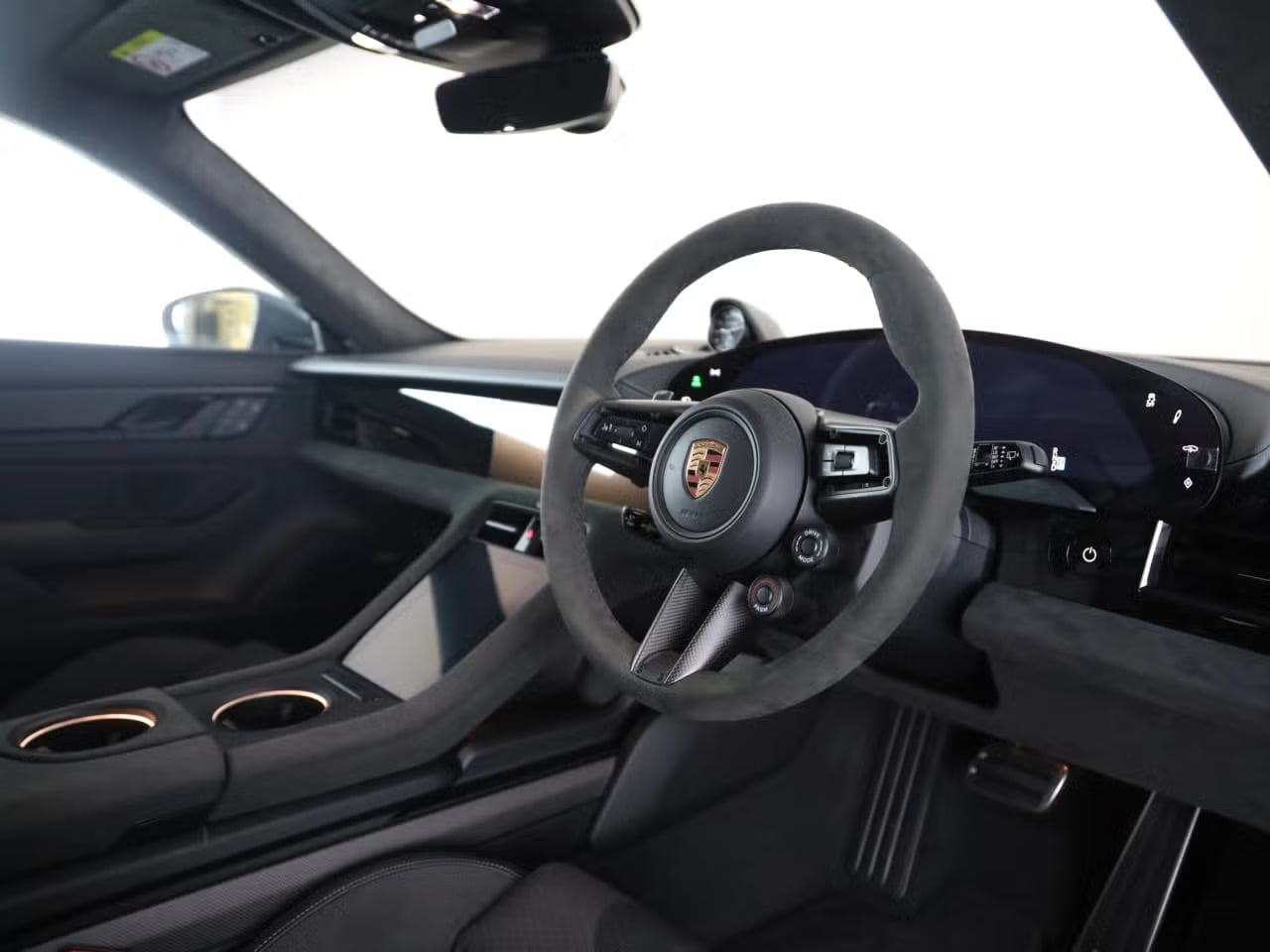 Used Porsche Taycan 2025 for sale - 77118100: Photo 18