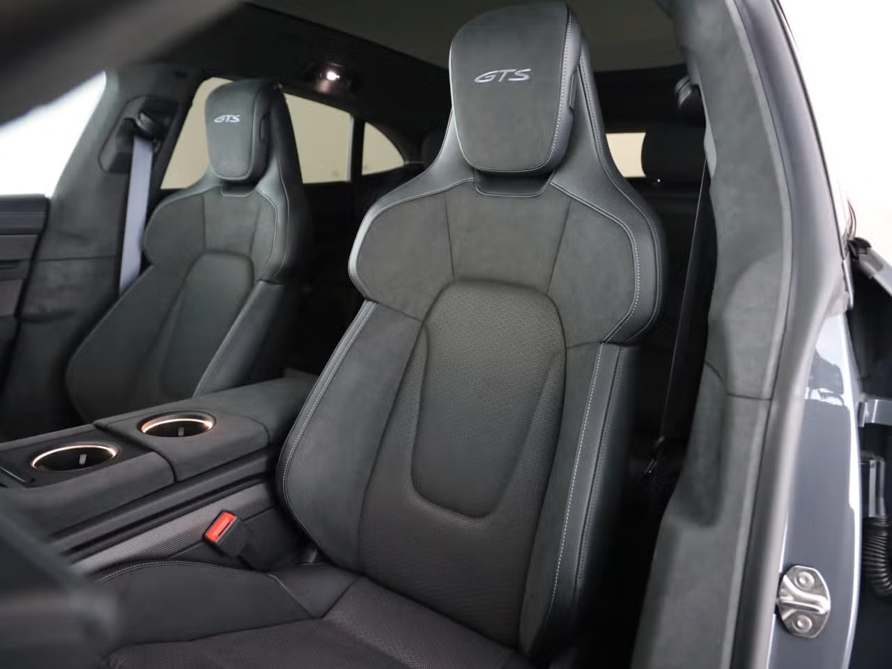 Used Porsche Taycan 2025 for sale - 77118100: Photo 20