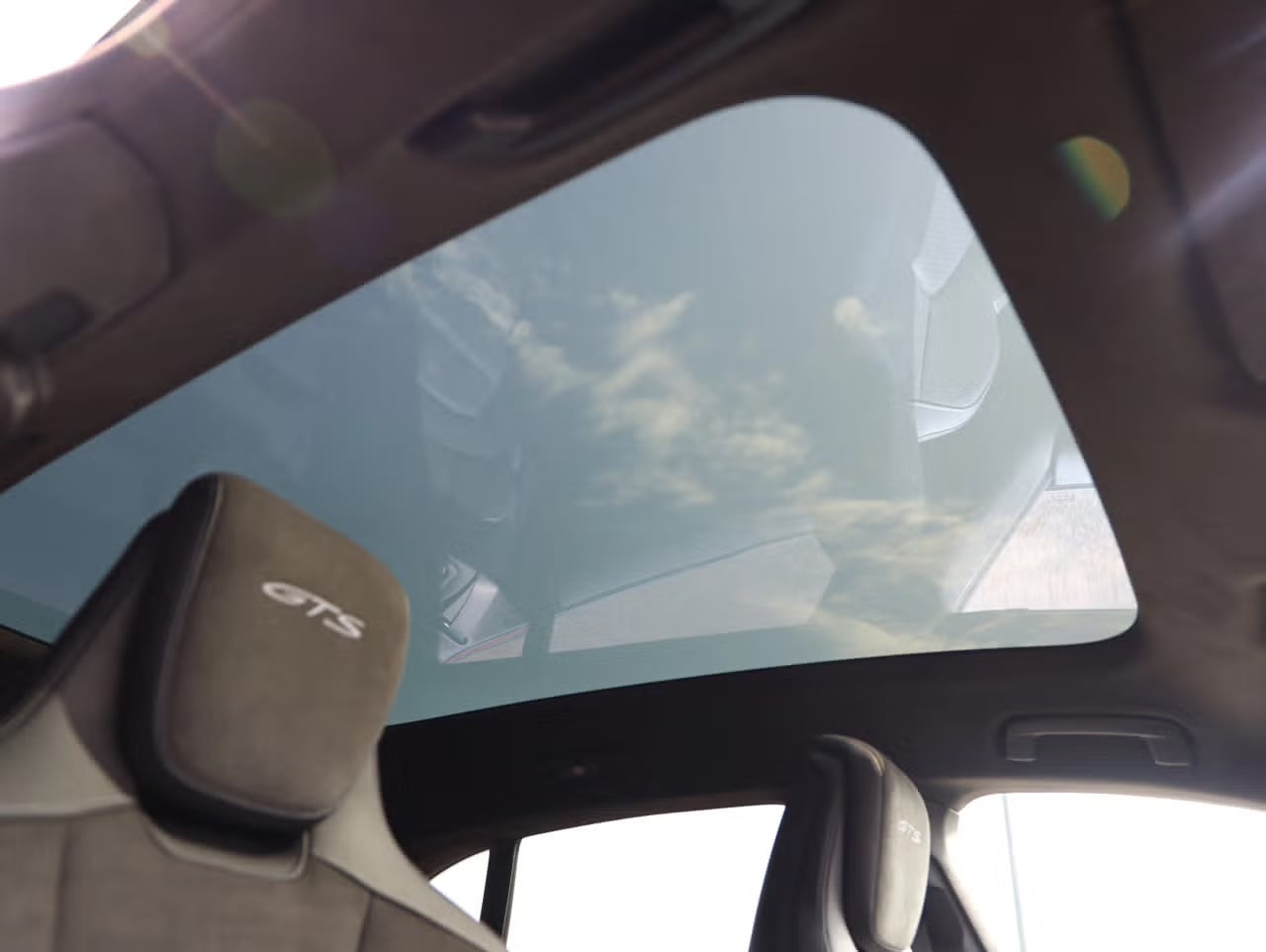 Used Porsche Taycan 2025 for sale - 77118100: Photo 21