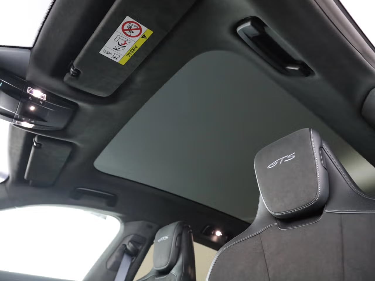 Used Porsche Taycan 2025 for sale - 77118100: Photo 33