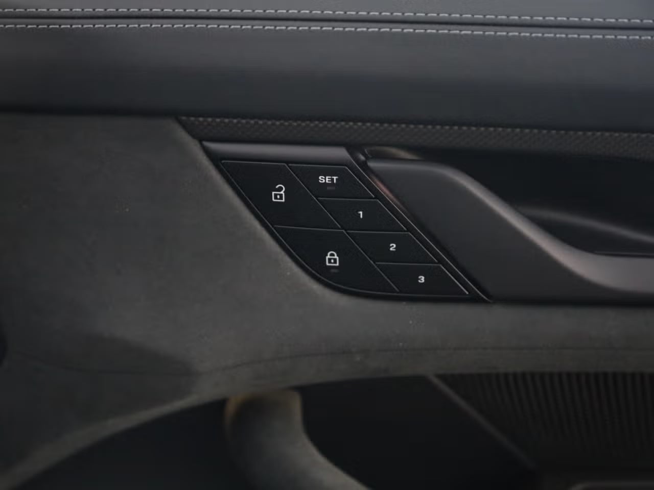 Used Porsche Taycan 2025 for sale - 77118100: Photo 39