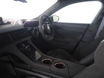 Used Porsche Taycan 2025 for sale - 77118100: Photo