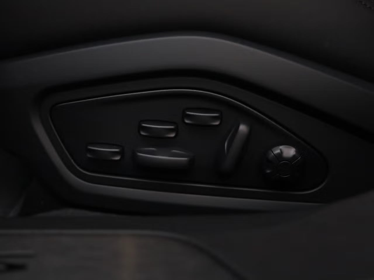 Used Porsche Taycan 2025 for sale - 77118100: Photo 41