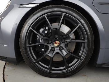 Used Porsche Taycan 2025 for sale - 77118100: Photo