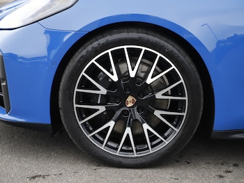 Used Porsche Panamera 2024 for sale - 78985109: Photo