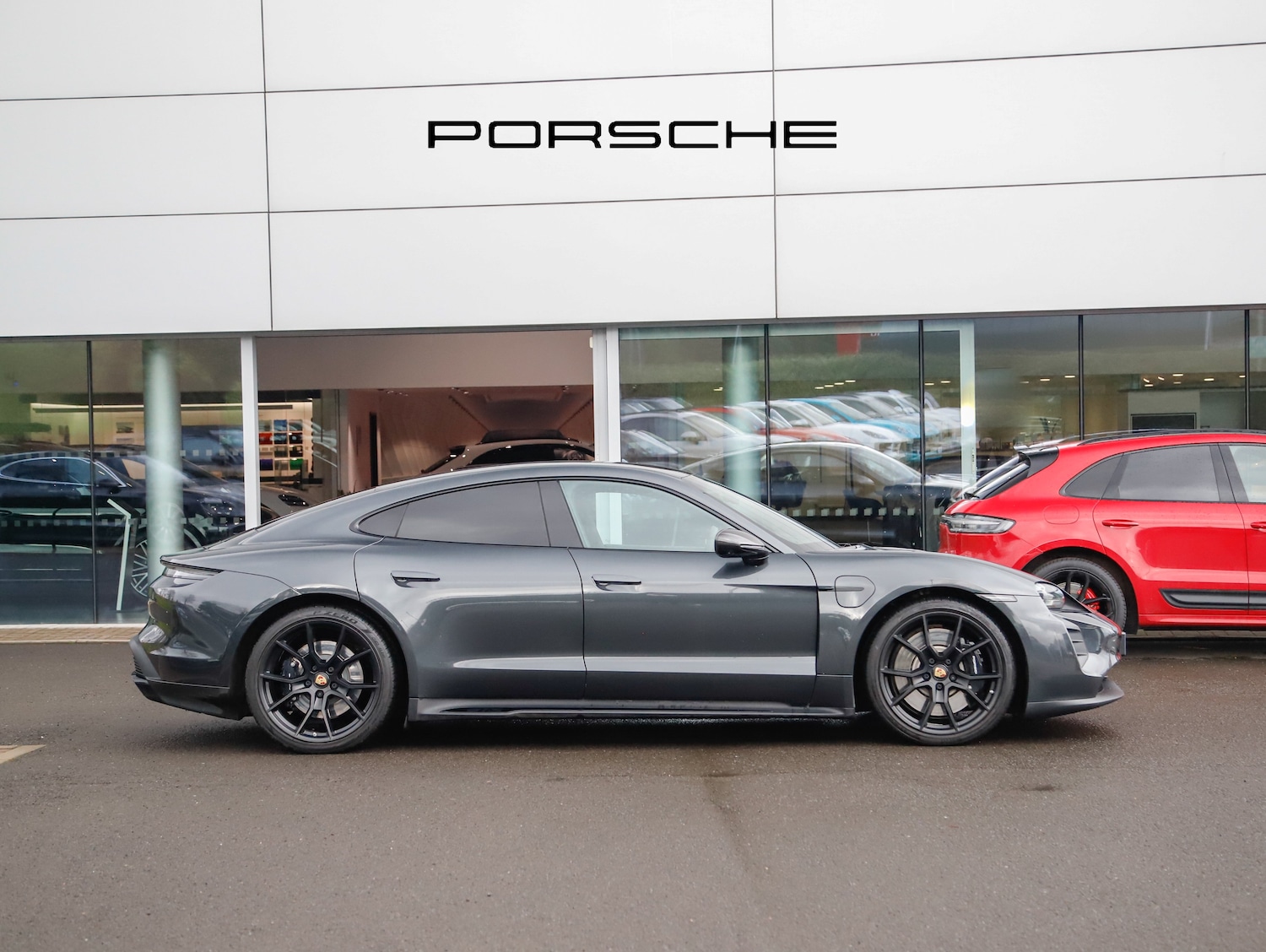 Used Porsche Taycan 2023 for sale - 77850572: Photo 9