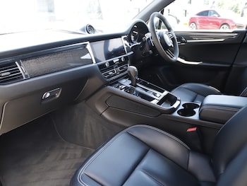 Used Porsche Macan 2024 for sale - 79008850: Photo