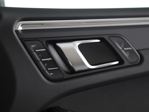 Used Porsche Macan 2025 for sale - 75528268: Photo 18
