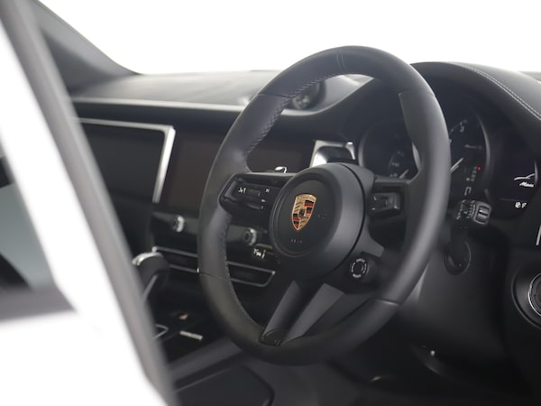 Used Porsche Macan 2025 for sale - 75528268: Photo 26