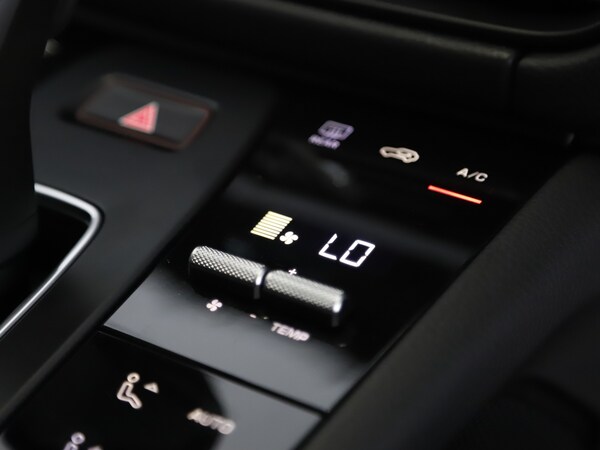 Used Porsche Macan 2025 for sale - 75528268: Photo 31