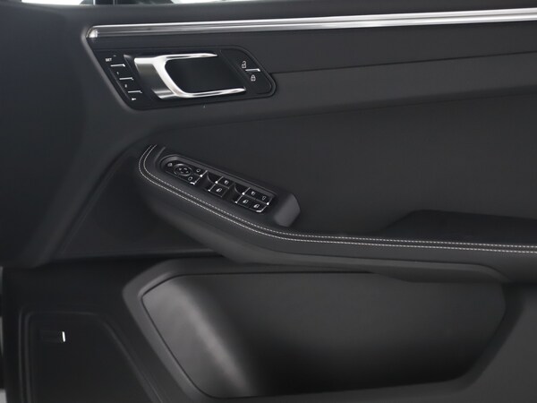 Used Porsche Macan 2025 for sale - 75528268: Photo 34