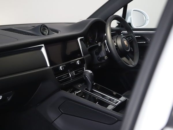 Used Porsche Macan 2025 for sale - 75528268: Photo 36