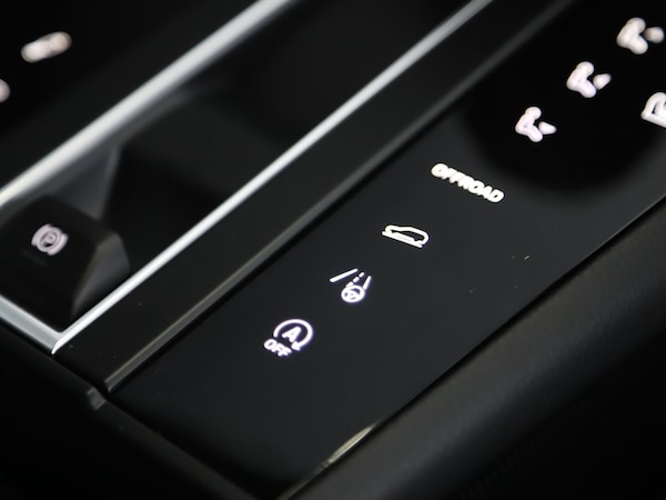 Used Porsche Macan 2025 for sale - 75528268: Photo 39