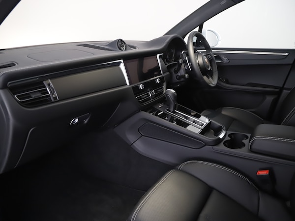 Used Porsche Macan 2025 for sale - 75528268: Photo 3
