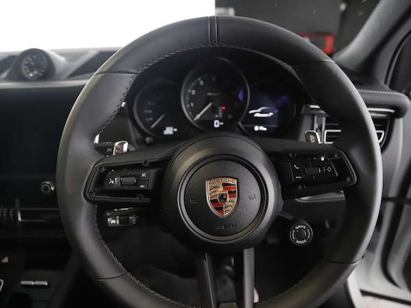 Used Porsche Macan 2025 for sale - 75528268: Photo 45