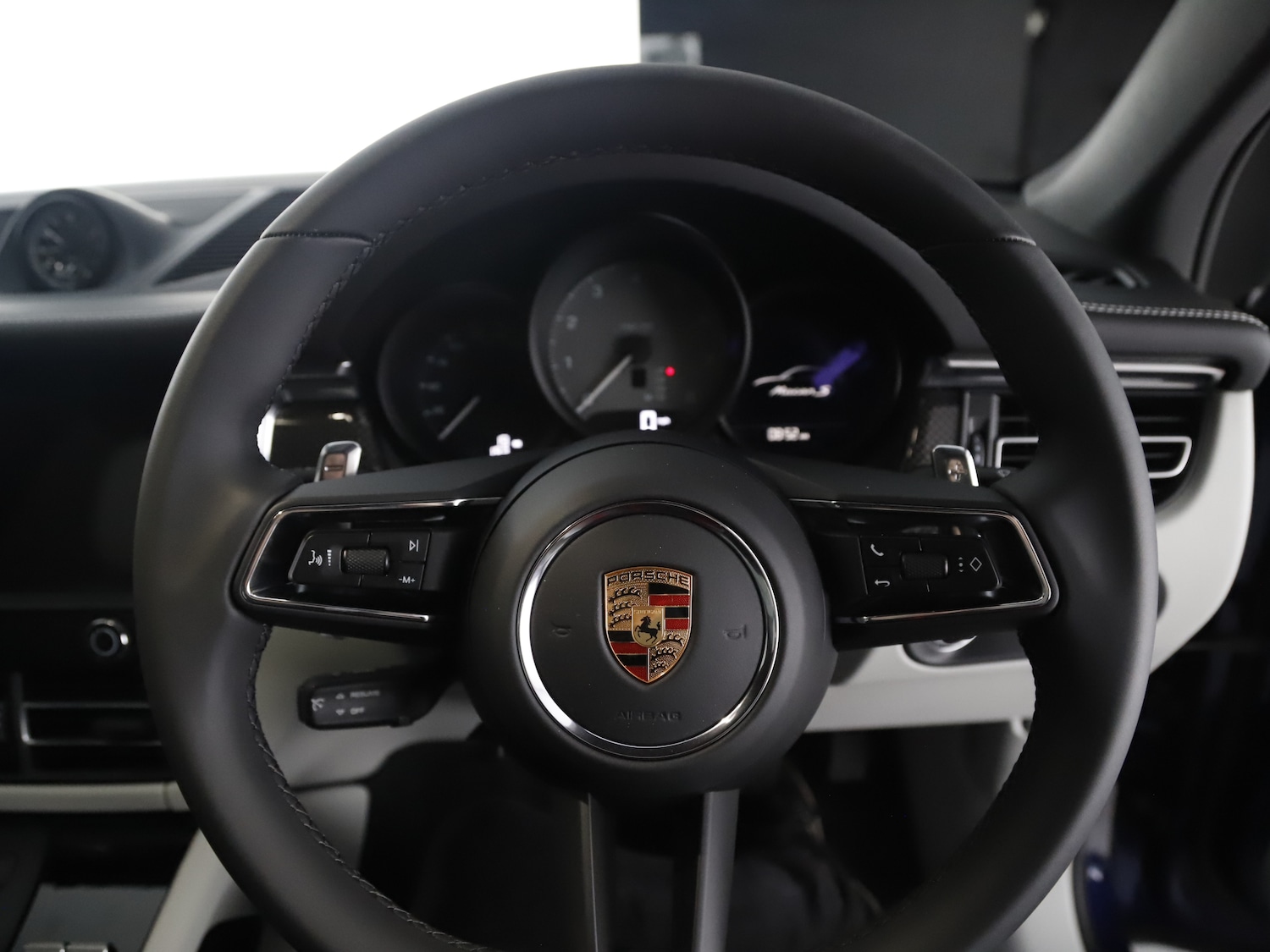 Used Porsche Macan 2025 for sale - 76884293: Photo 35