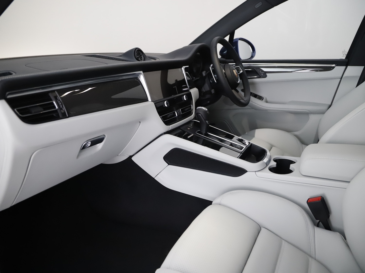 Used Porsche Macan 2025 for sale - 76884293: Photo 4