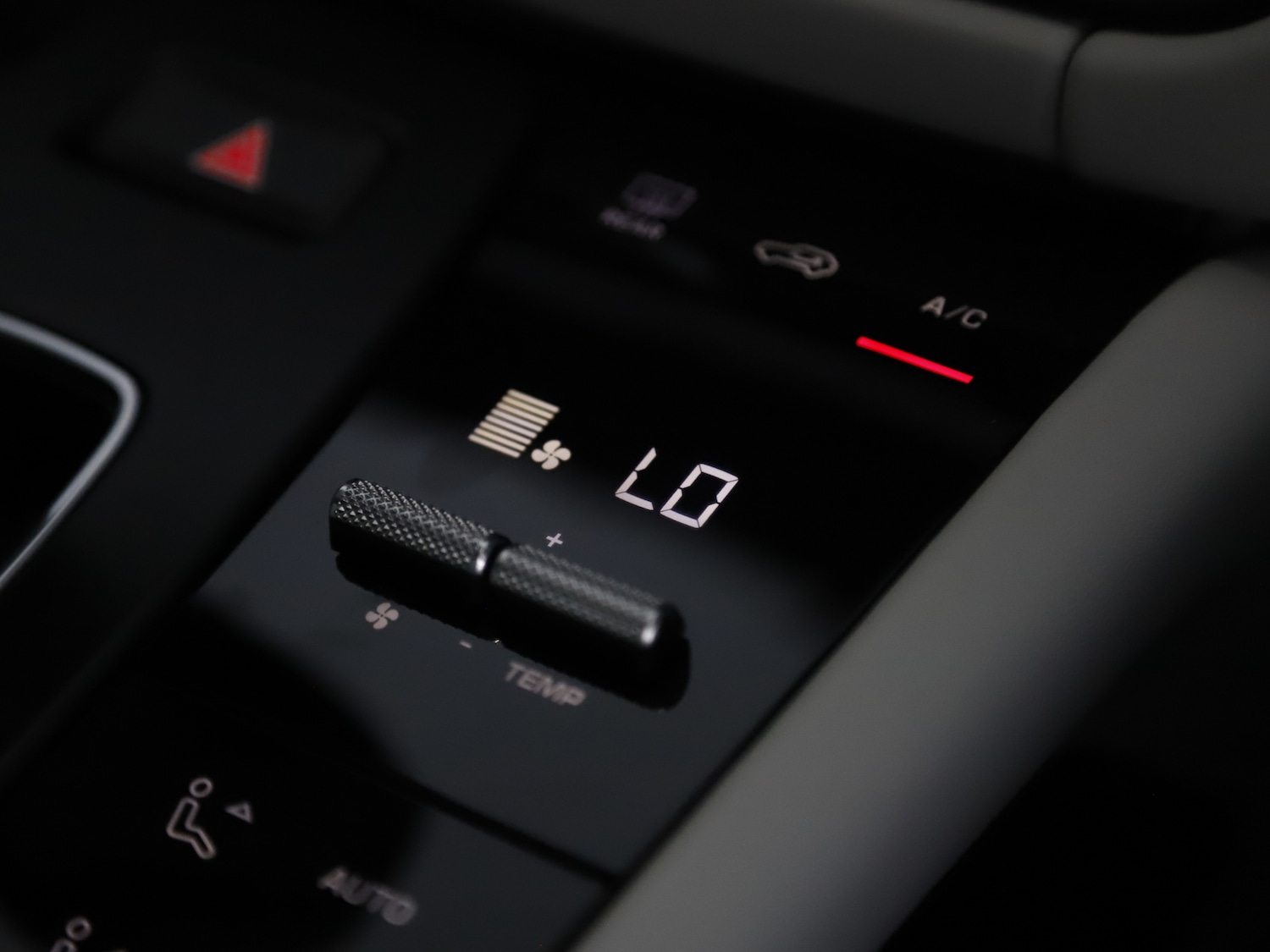 Used Porsche Macan 2025 for sale - 76884293: Photo 45